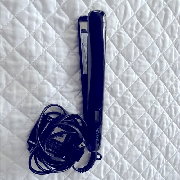 Paul Mitchell Accessories - Paul Mitchell Neuro Flat Iron